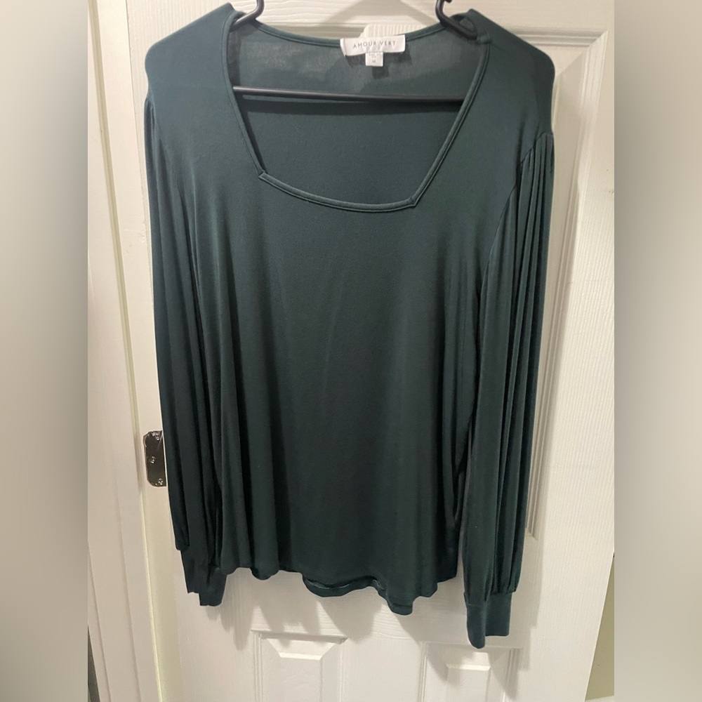 Amour Vert Green Square neck top